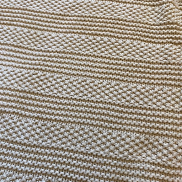 Eight eight eight Women’a Cream Knit Sweater size medium - Picture 3 of 3